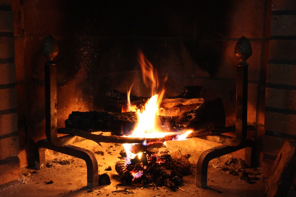 fire-fireplace-campfire-bonfire-hot-stoke-679492-pxhere.com